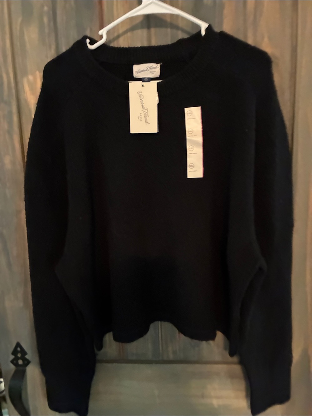 Universal Threads Black Crewneck Sweater